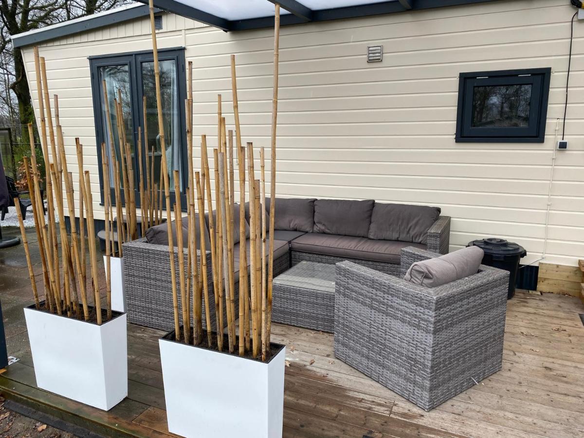 Chalet Heische Tip In Zeeland, Noord-Brabant Voor Max 3 Volwassenen En 2 Kinderen Hotel Exterior photo