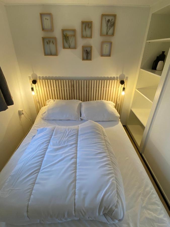 Chalet Heische Tip In Zeeland, Noord-Brabant Voor Max 3 Volwassenen En 2 Kinderen Hotel Exterior photo